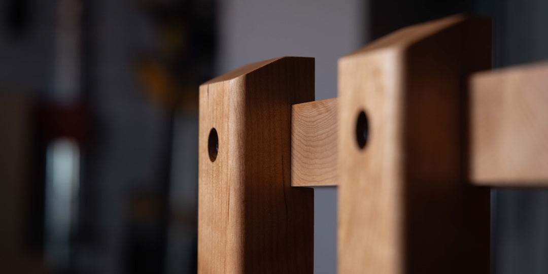 ECHELON II Audio Rack – Maple Shelves with Cherry Legs