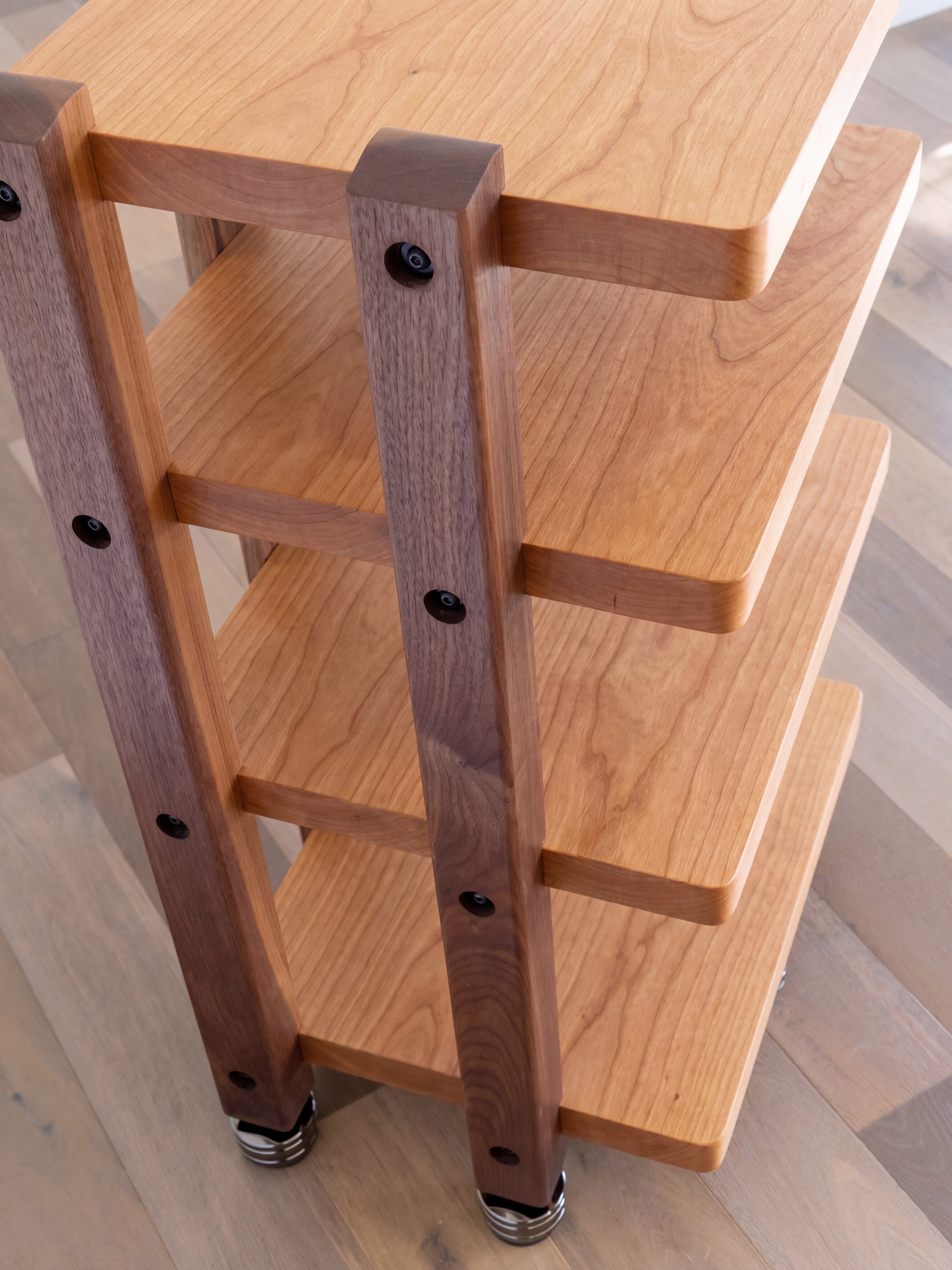 ECHELON HD Audio Rack – Cherry Shelves & Walnut Legs – Deep Lake Audio