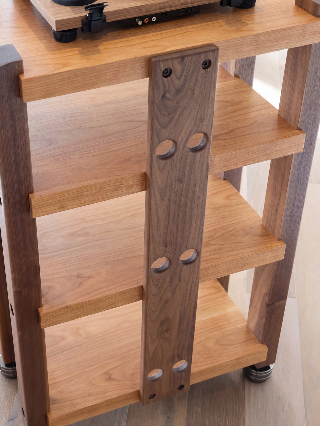 ECHELON HD Audio Rack – Cherry Shelves & Walnut Legs