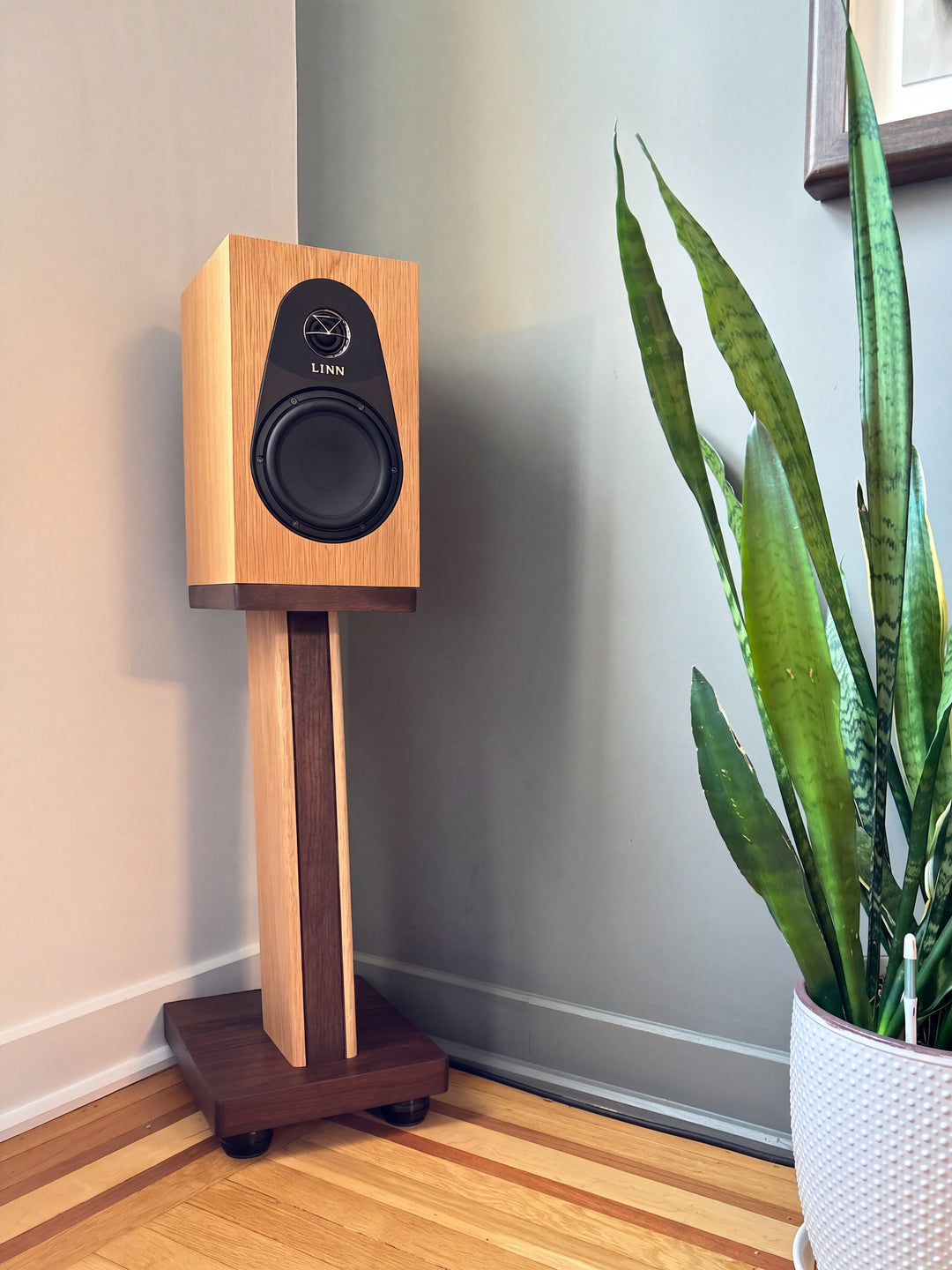 STRATUS HD Custom-Made Speaker Stands