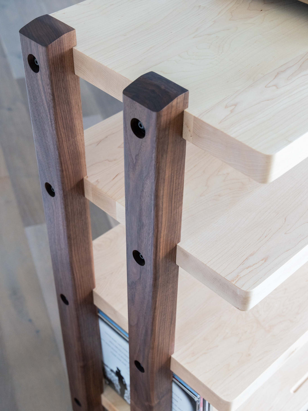 ECHELON HD Audio Rack with Album Storage