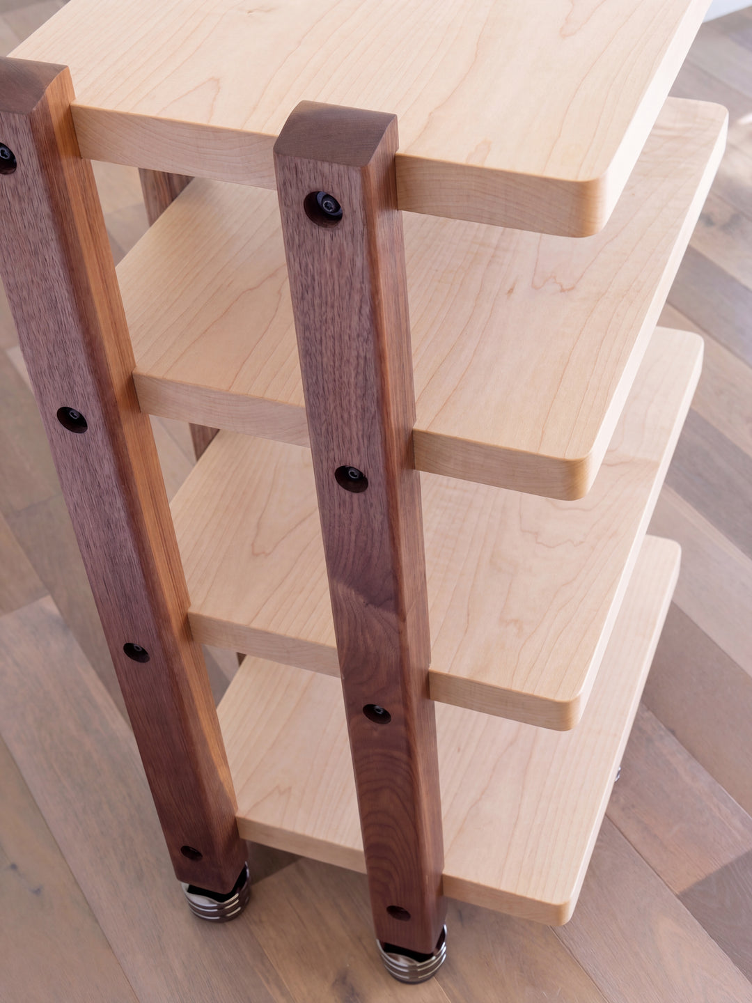 ECHELON HD Audio Rack – Maple Shelves & Walnut Legs